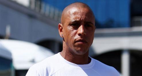 روبرتو كارلوس يلمح الى تدريب فريق إسباني الموسم المقبل